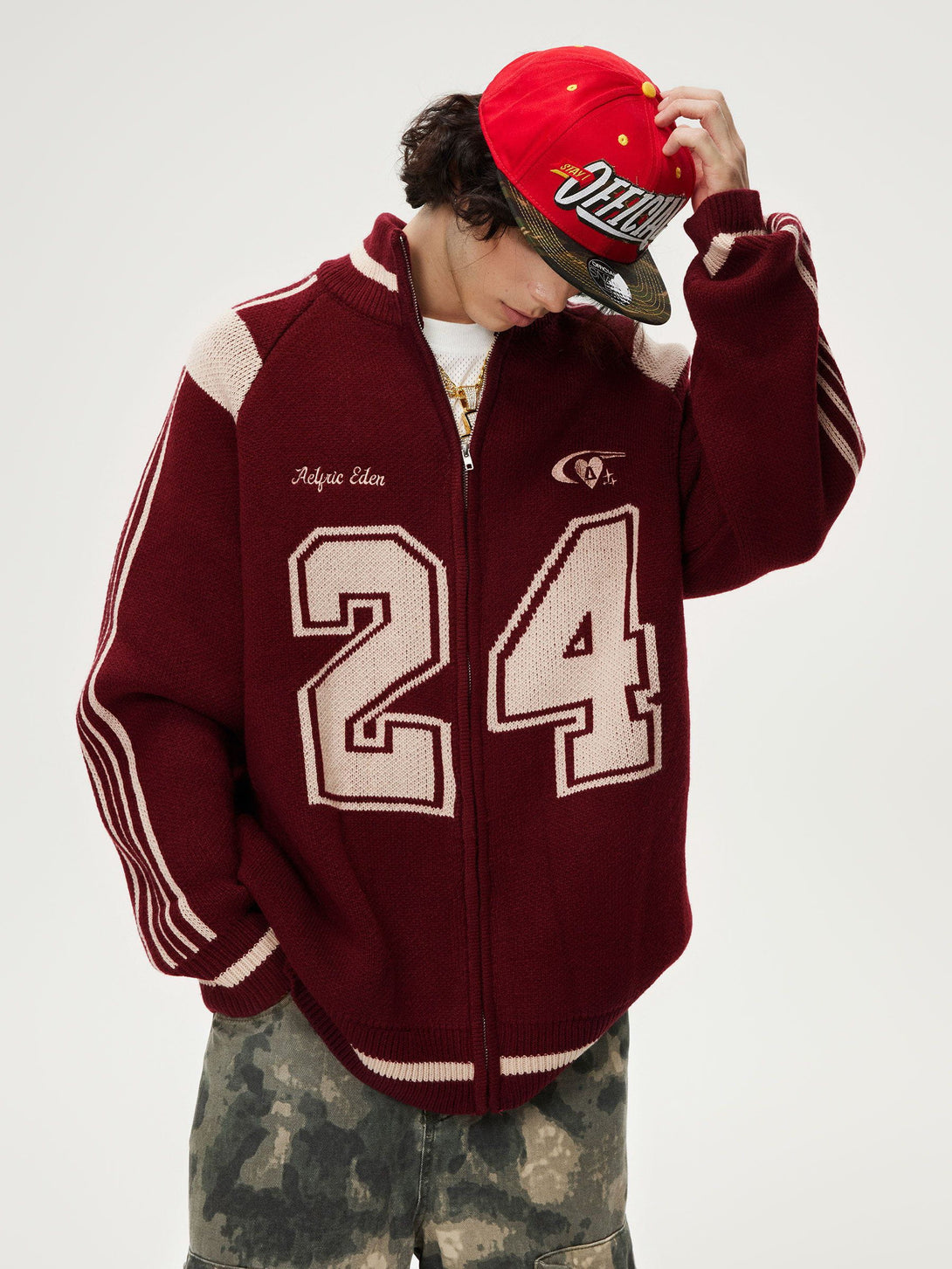 HEIGHT:5'11'' WEIGHT:11LBS WEARING:70